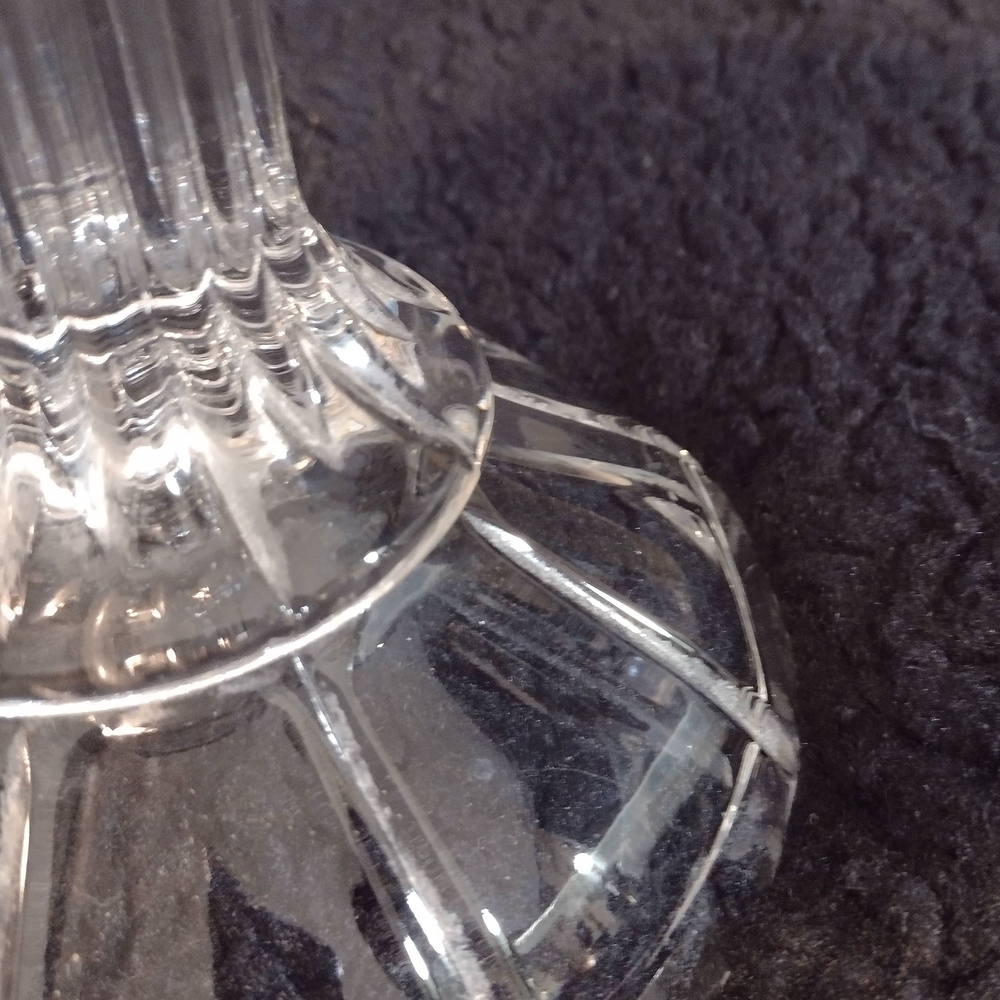 Elegant Clear Glass Candle Holder - Picture 6 of 9